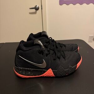 Nike Kyrie 4 men’s size 9